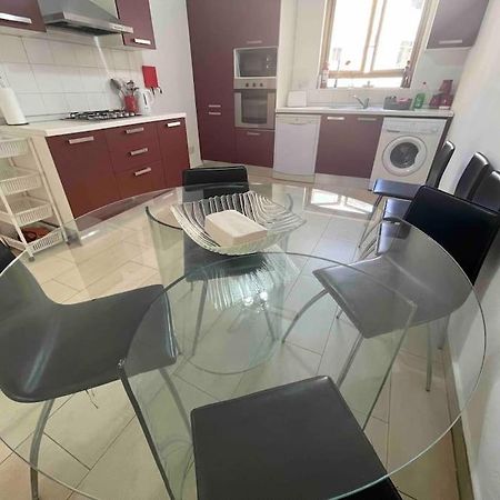 Gzira / Sliema Wifi & Ac ! Great Value & Location Apartamento Exterior foto