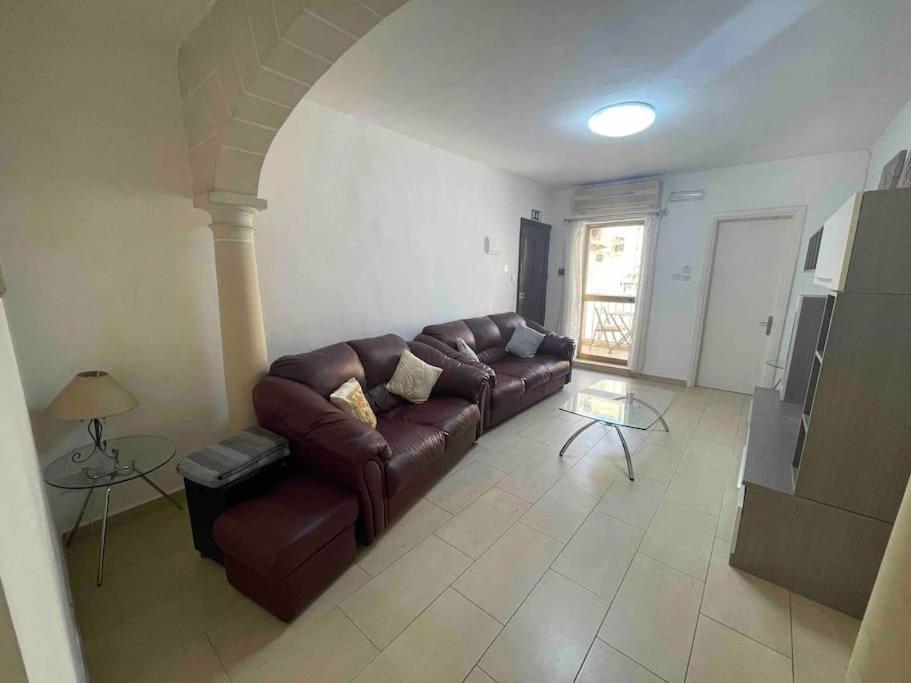 Gzira / Sliema Wifi & Ac ! Great Value & Location Apartamento Exterior foto