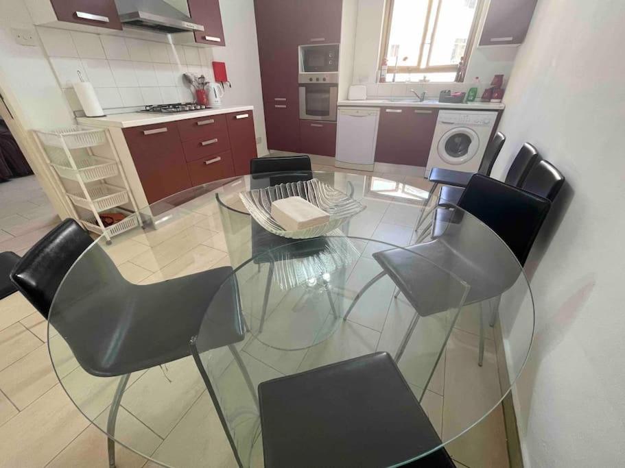 Gzira / Sliema Wifi & Ac ! Great Value & Location Apartamento Exterior foto